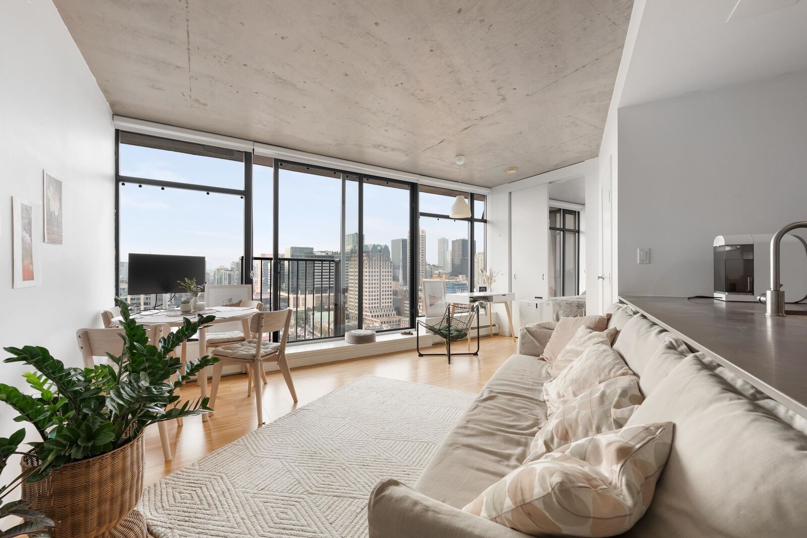 Property Photo: 128 W Cordova Street 2908 BC V6B 0E6