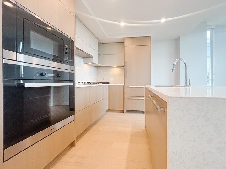Property Photo: 469 West King Edward Avenue 205 BC V5Y 2J3