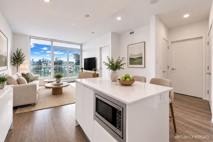 Property Photo: 4650 Brentwood Boulevard 1704 BC V5C 0M3