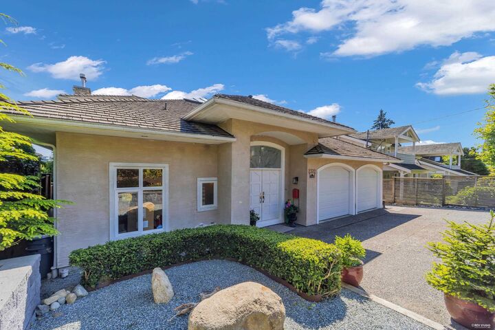 Property Photo: 2322 Lawson Avenue BC V7V 2E6