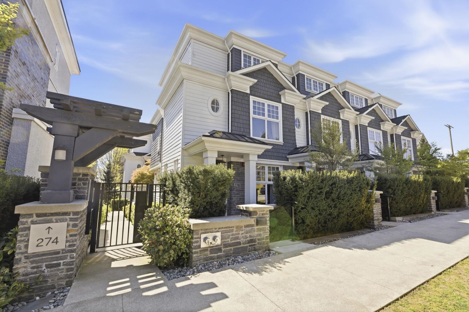 Property Photo: 276 W 62nd Avenue BC V5X 0H1