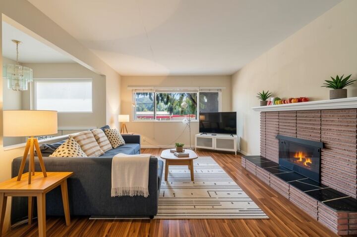 Property Photo: 675 Duncan Avenue BC V5B 4M1