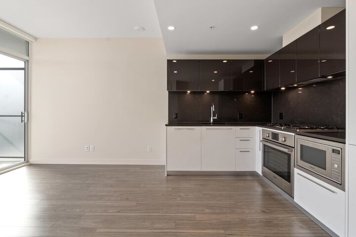 Property Photo:  6288 Cassie Avenue 506  BC V5H 2V3 