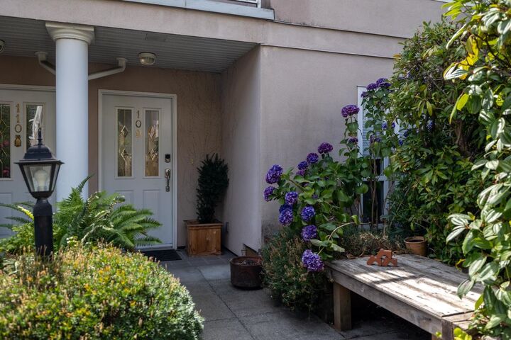 Property Photo: 225 E 6th Street 109 BC V7L 1P4