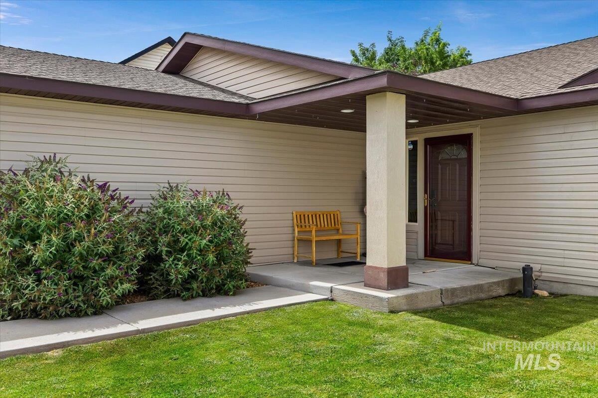 Property Photo:  615 Garnet St.  ID 83301 