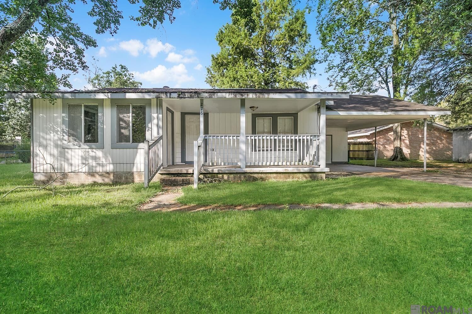 Property Photo:  226 Pin Oak  LA 70726 