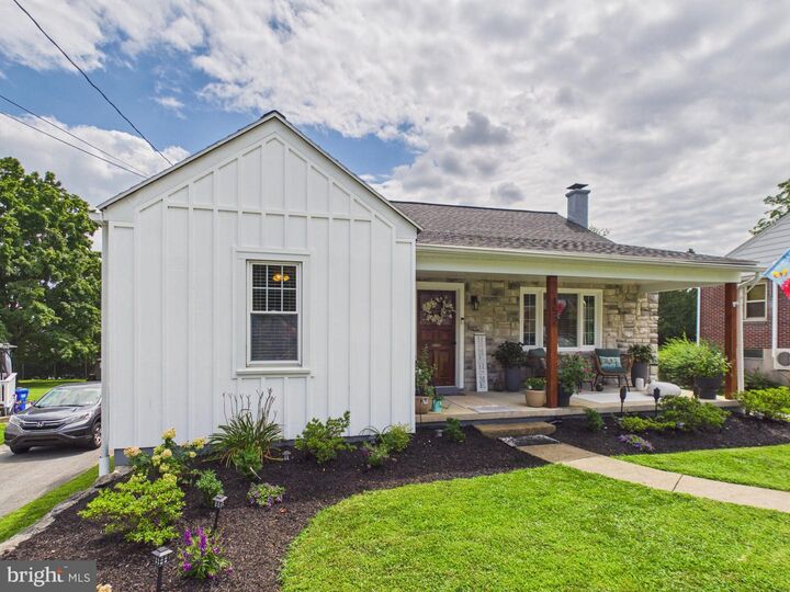 Property Photo:  152 Elizabeth Street  PA 17551 