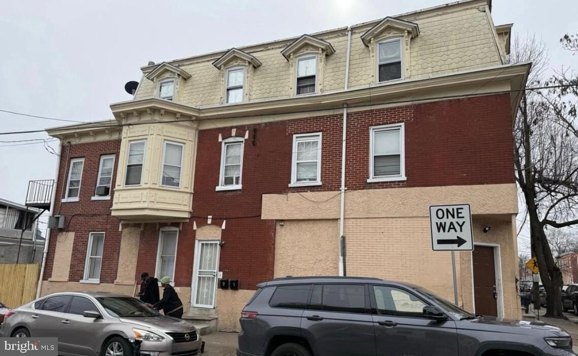 Property Photo:  940 N Spruce Street  DE 19801 
