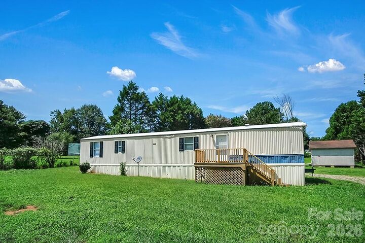 Property Photo: 6584 Deerwood Trail NC 28168
