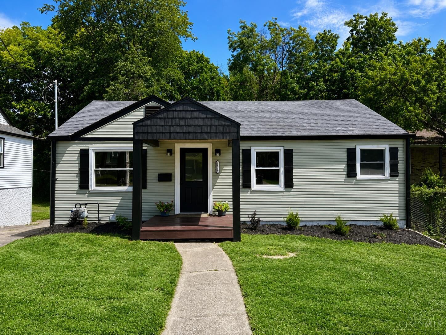 Property Photo: 5816 Kennedy Avenue OH 45213