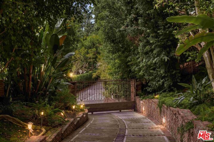 Property Photo:  9911 Tower Ln  CA 90210 