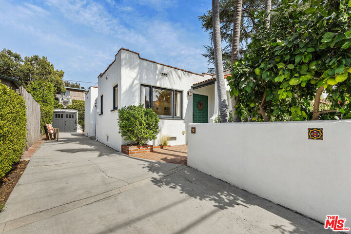 Property Photo:  2366 Edgewater Ter  CA 90039 