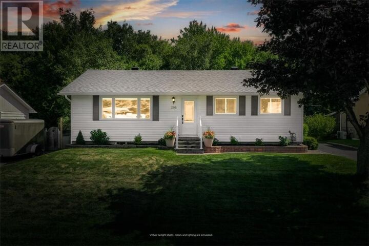 Property Photo:  286 Penman Avenue  ON P3L 1H8 