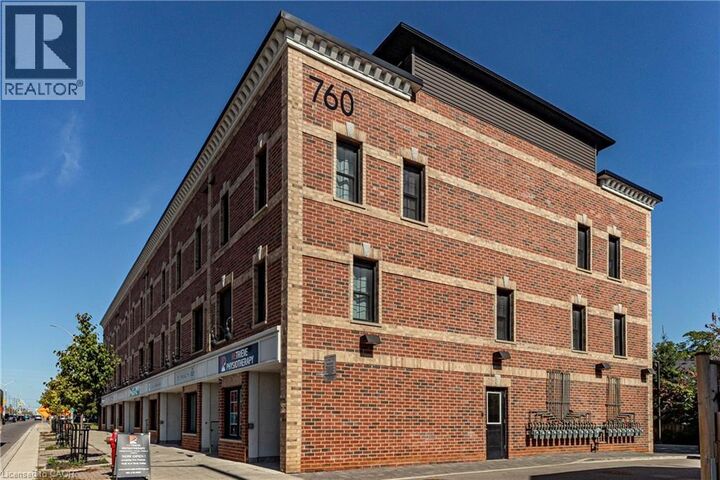 Property Photo:  760 Lakeshore Road East 201  ON L5E 1C7 