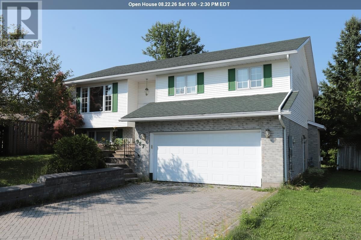 Photo de la propriété: 987 Lake St ON P6B 6C9