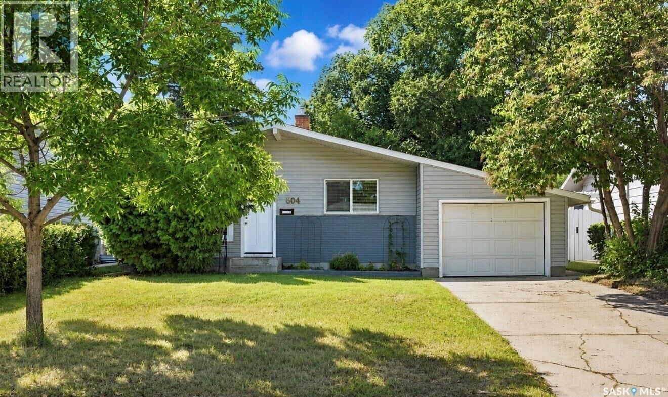 Property Photo: 504 Leslie Avenue SK S7H 2Z1