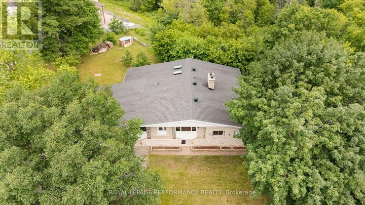 Property Photo: 438 Voyageur Place ON K0A 1W0