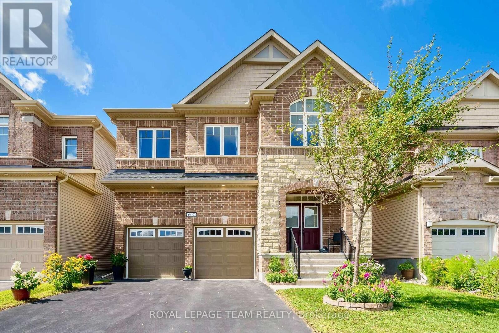 Property Photo:  607 Parade Drive  ON K2S 0Y5 