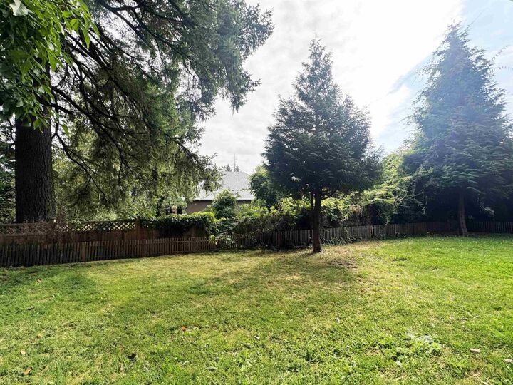 14000 Wellington Crescent — photo 1