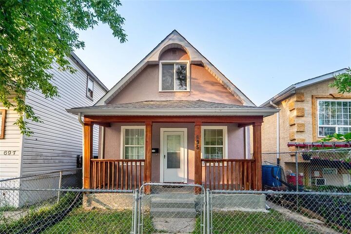 695 Redwood Avenue — photo 1