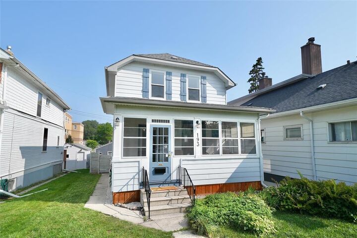 Property Photo: 193 Enfield Crescent MB R2H 1B2