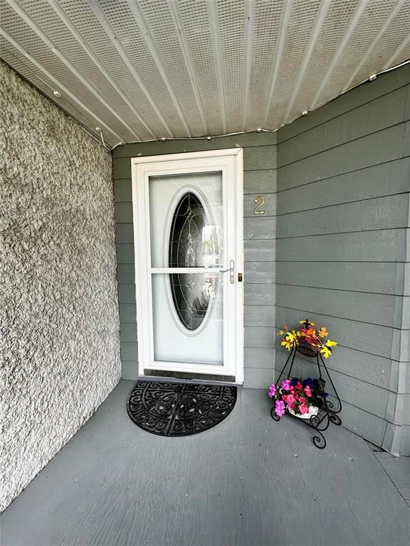 Property Photo:  2 Harvey Place  MB R9A 1K2 