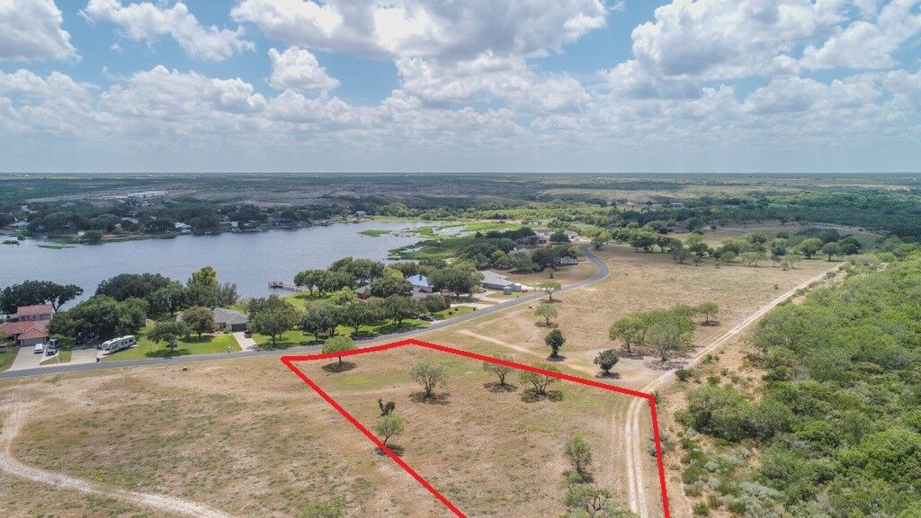 Property Photo: 20 Lakeshore Drive TX 78383