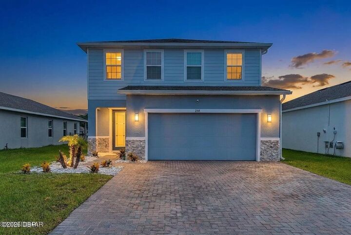 Property Photo: 210 Eagle Harbor Way FL 32124