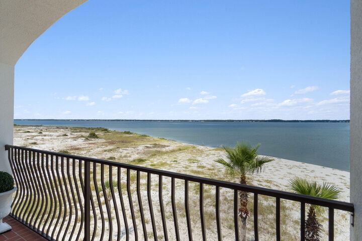 Property Photo:  7303 Spinnaker Court  FL 32566 