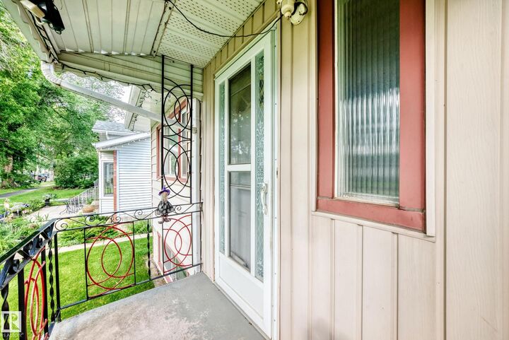 Property Photo:  11917 53 Street NW  AB T5W 3L4 