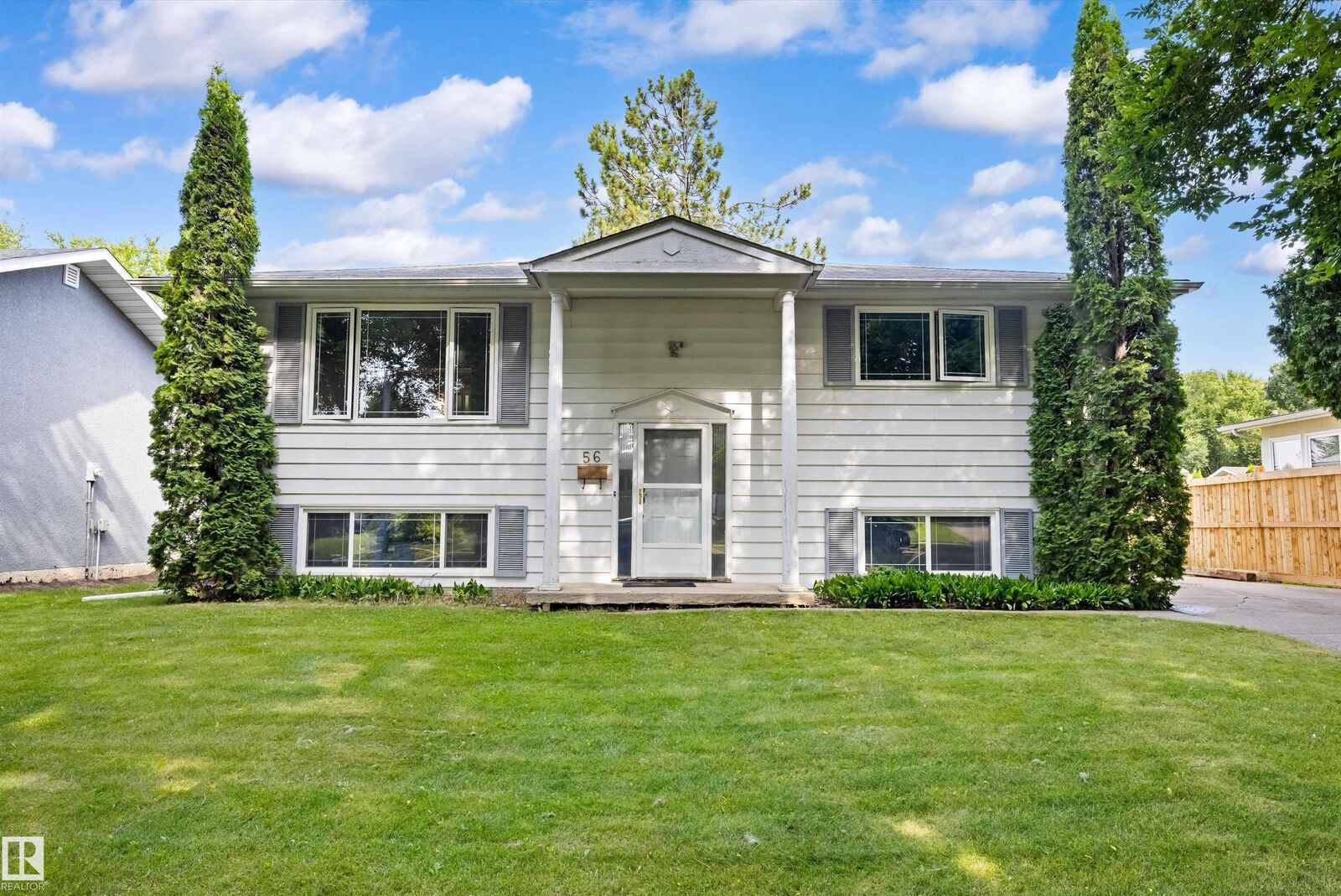 Property Photo:  56 Flagstone Crescent  AB T8N 1R3 