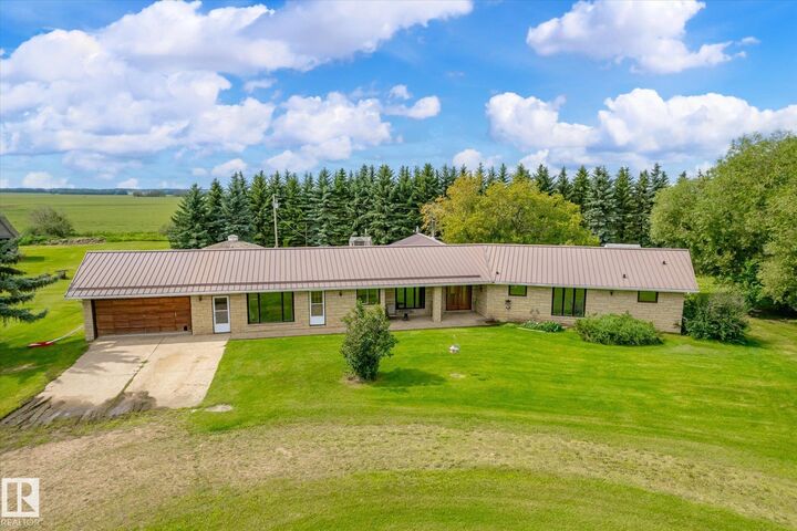 Property Photo:  58032 Rge Road 251  AB T0G 1L1 