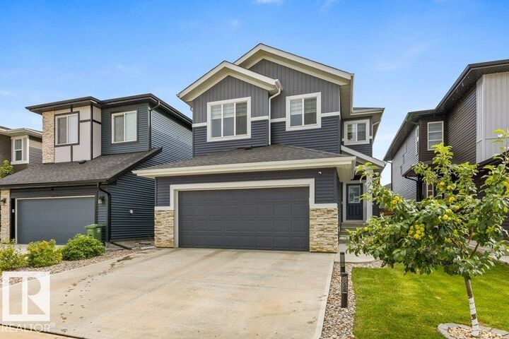 Property Photo:  79 Royal Street  AB T8N 7X4 