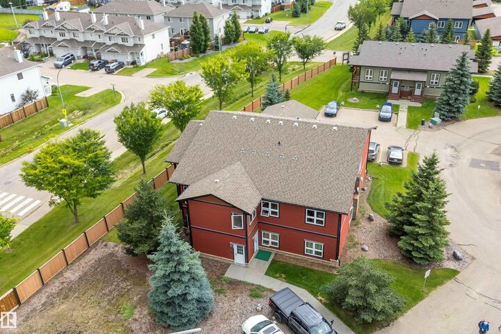Property Photo:  203 Graybriar Green  AB T7Z 0G1 