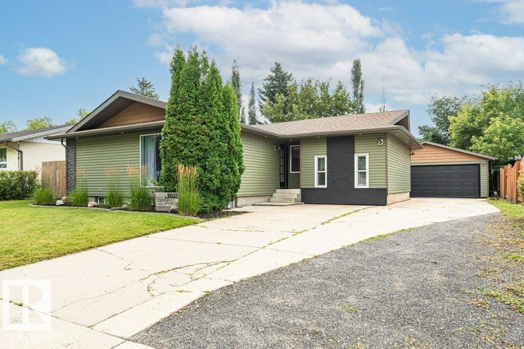 Property Photo:  9025 95 Avenue  AB T8L 1C5 