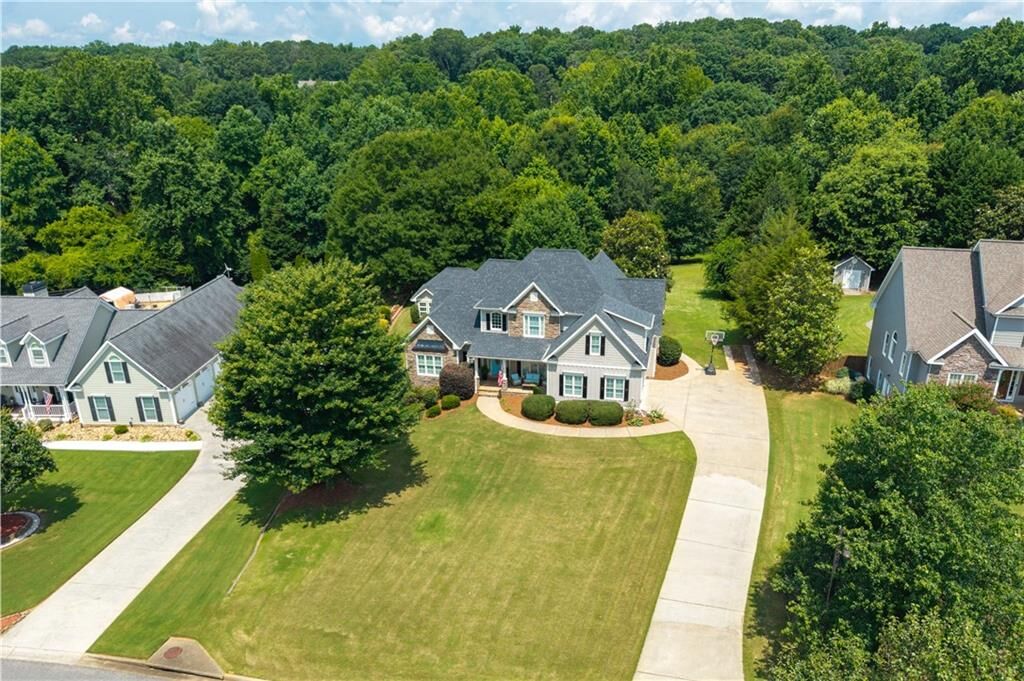 Property Photo:  116 Royal Oaks Drive  GA 30115 