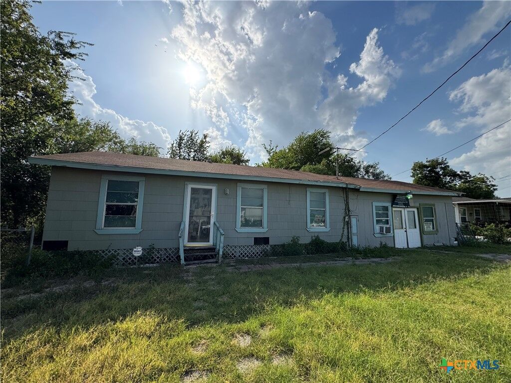Property Photo:  415 Creswell Drive  TX 78220 