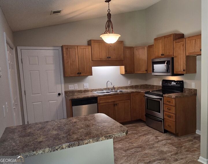 Property Photo: 251 Twin Creek Shores GA 30605