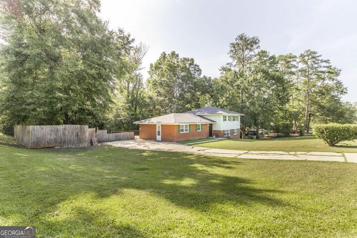 Property Photo: 4404 Fairfax Drive GA 31206