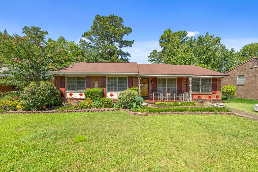 Property Photo: 2121 Burnside Drive GA 31907