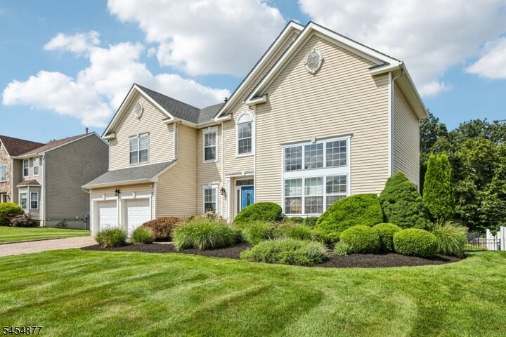 Property Photo:  176 Fox Hill Ct  NJ 07849 
