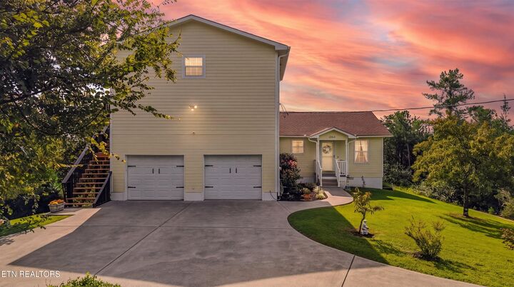 Property Photo:  2064 Kerr Rd  TN 37876 