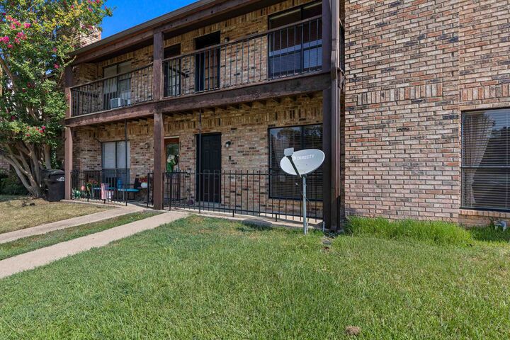 Property Photo:  637 Baylor Dr  TX 75601 
