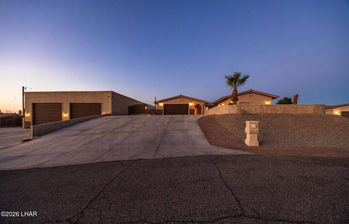 Property Photo:  857 Manor Dr  AZ 86403 