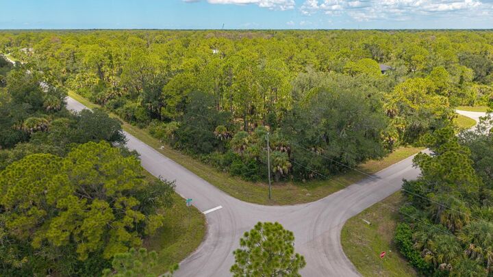 Property Photo: 14068 Carrie Avenue FL 33953