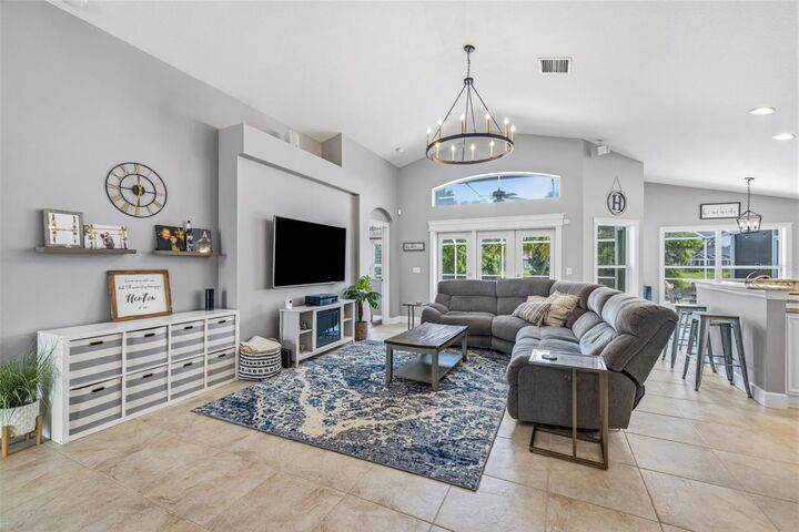Property Photo:  10331 Lightner Bridge Drive  FL 33626 
