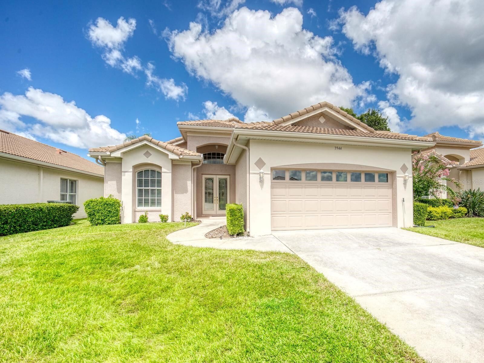 Property Photo:  3944 Silk Oak Lane  FL 34685 