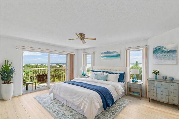 Property Photo: 3 Oceans West Boulevard 6C4 FL 32118