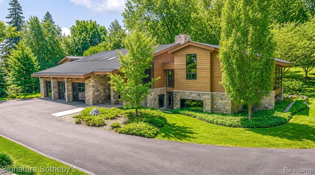 Property Photo: 5051 Beach Road MI 48098 2404