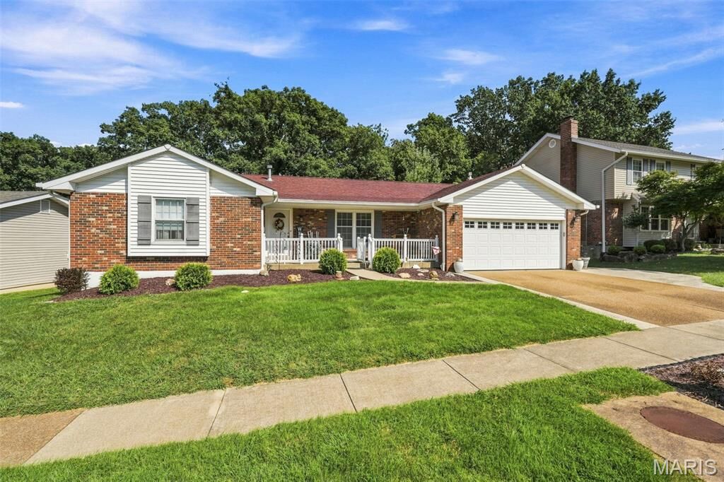 Property Photo: 5844 Pierwood Drive MO 63129